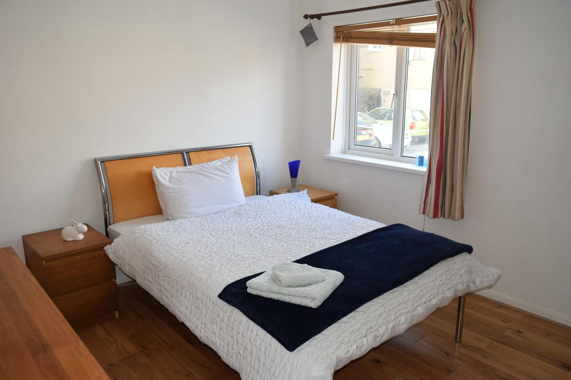 London Stratford - Spacious 2 Bed Flat With Secured Parking & Private Garden Eksteriør billede