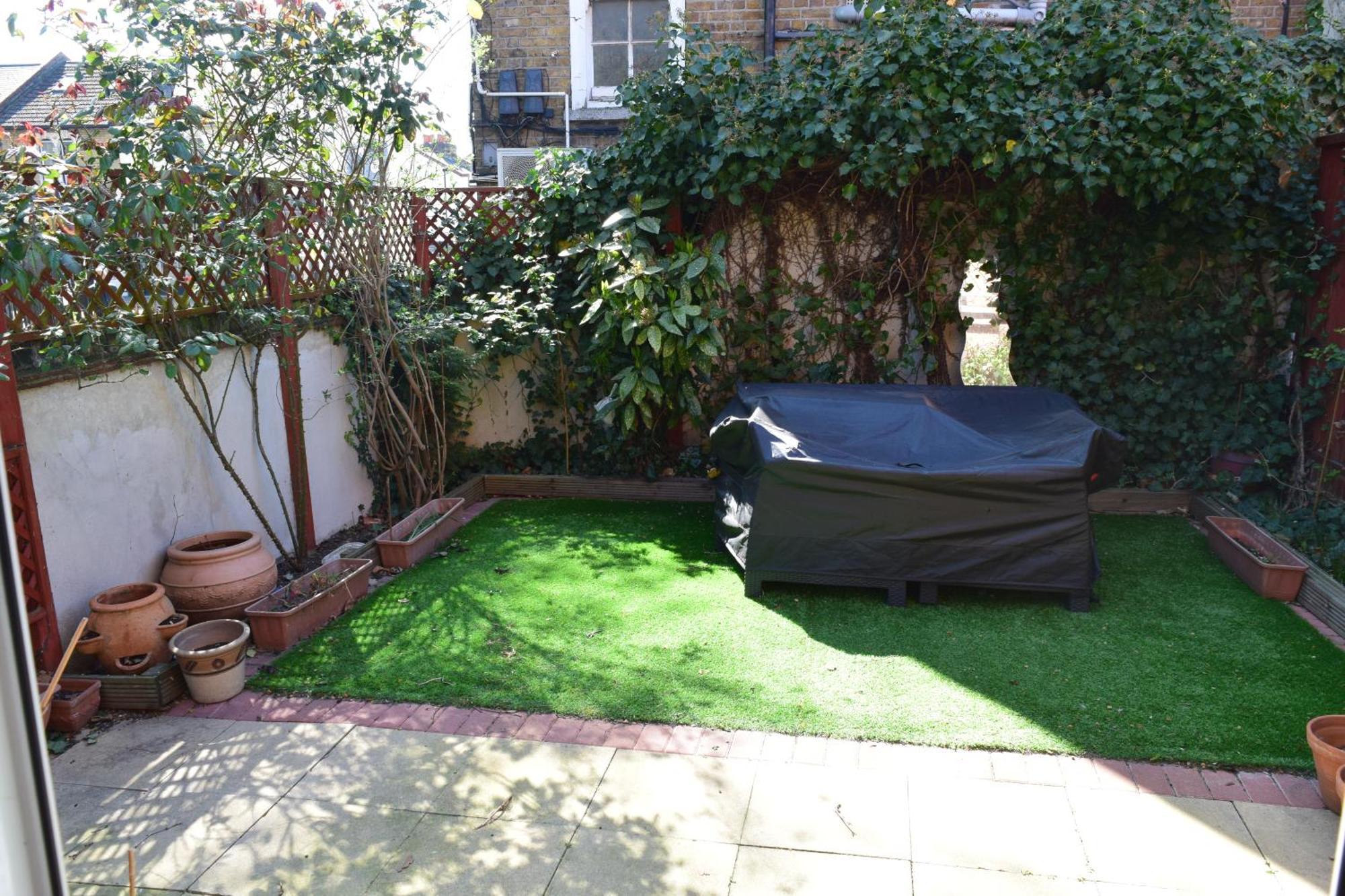 London Stratford - Spacious 2 Bed Flat With Secured Parking & Private Garden Eksteriør billede