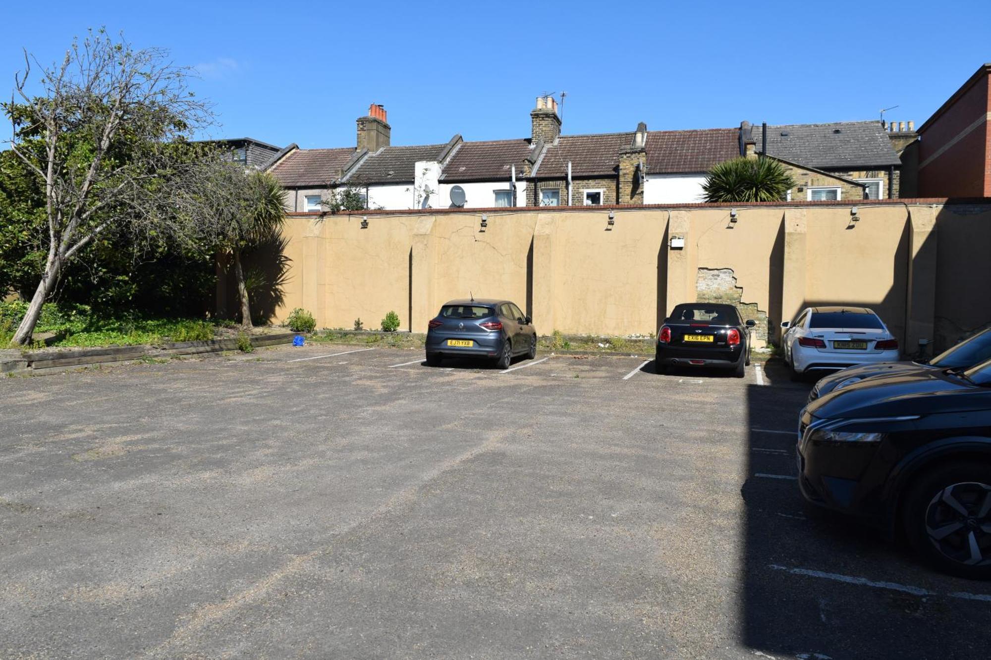 London Stratford - Spacious 2 Bed Flat With Secured Parking & Private Garden Eksteriør billede