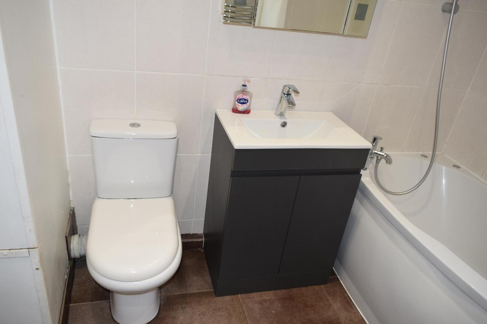 London Stratford - Spacious 2 Bed Flat With Secured Parking & Private Garden Eksteriør billede