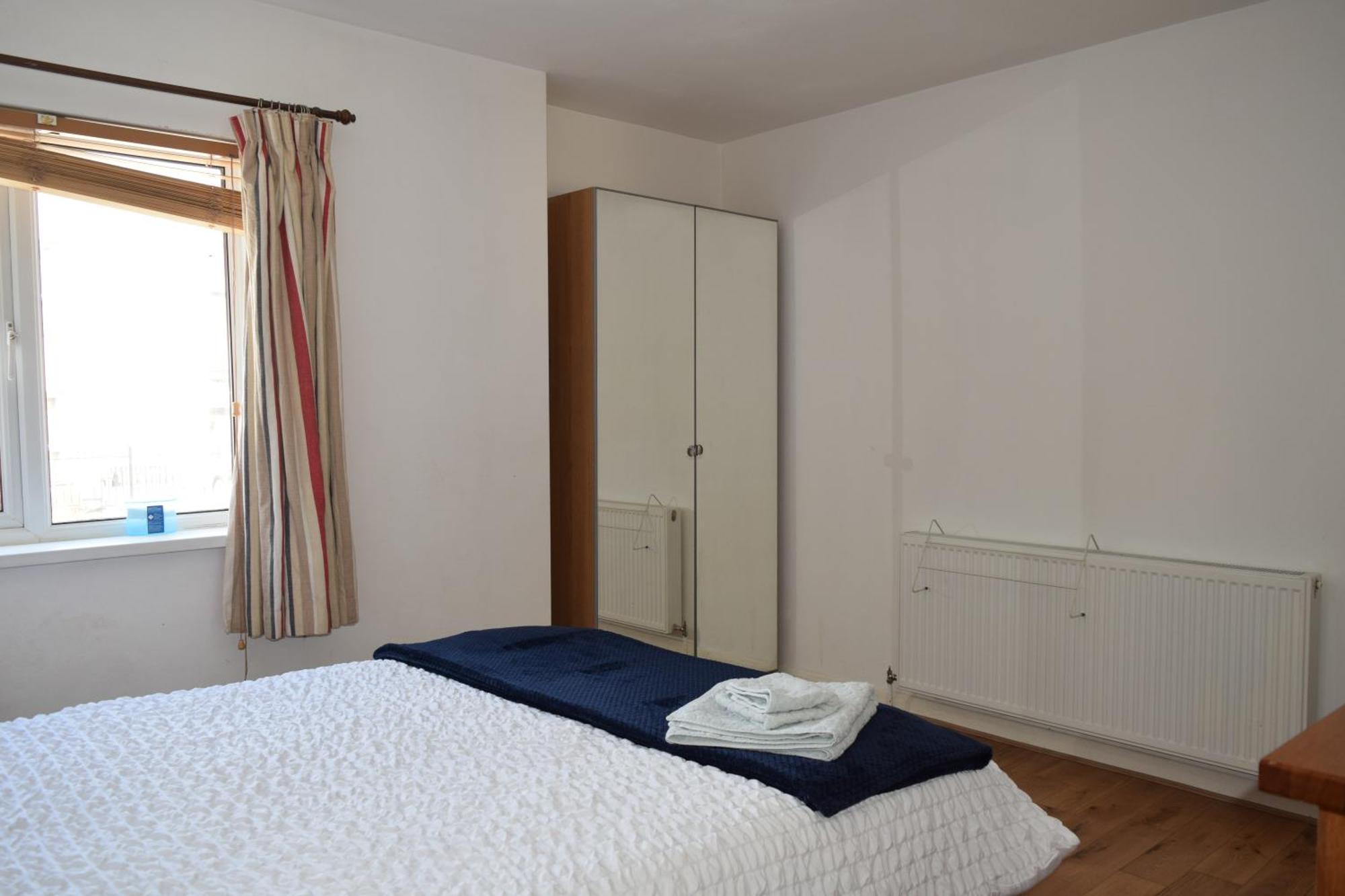 London Stratford - Spacious 2 Bed Flat With Secured Parking & Private Garden Eksteriør billede