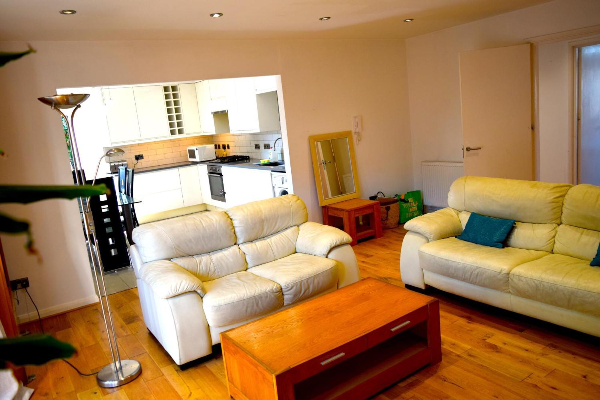 London Stratford - Spacious 2 Bed Flat With Secured Parking & Private Garden Eksteriør billede