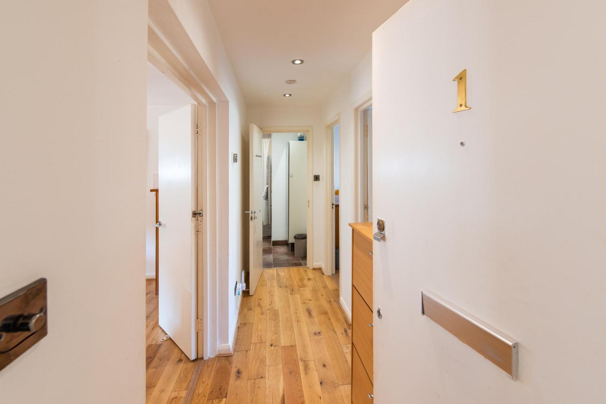 London Stratford - Spacious 2 Bed Flat With Secured Parking & Private Garden Eksteriør billede