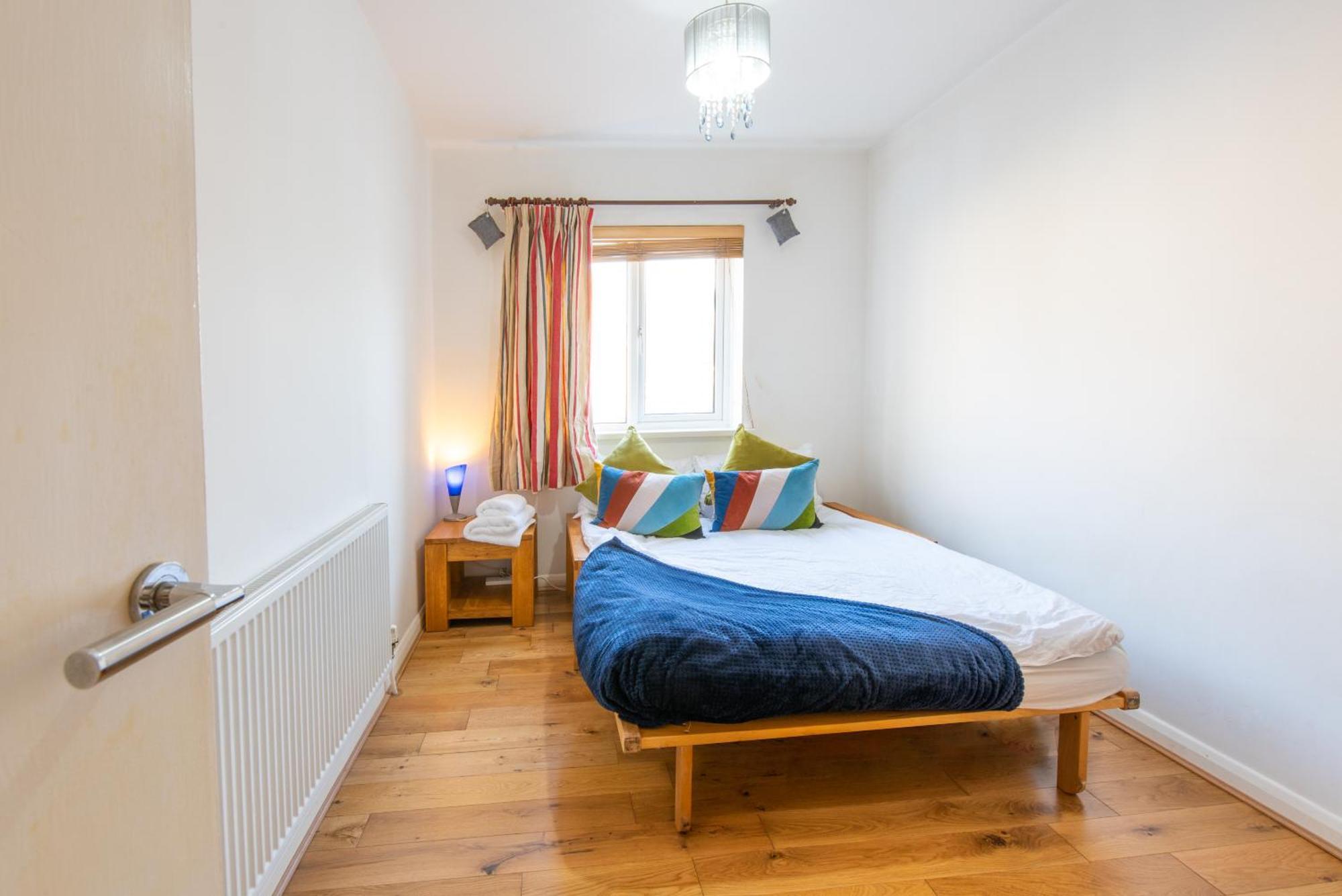 London Stratford - Spacious 2 Bed Flat With Secured Parking & Private Garden Eksteriør billede