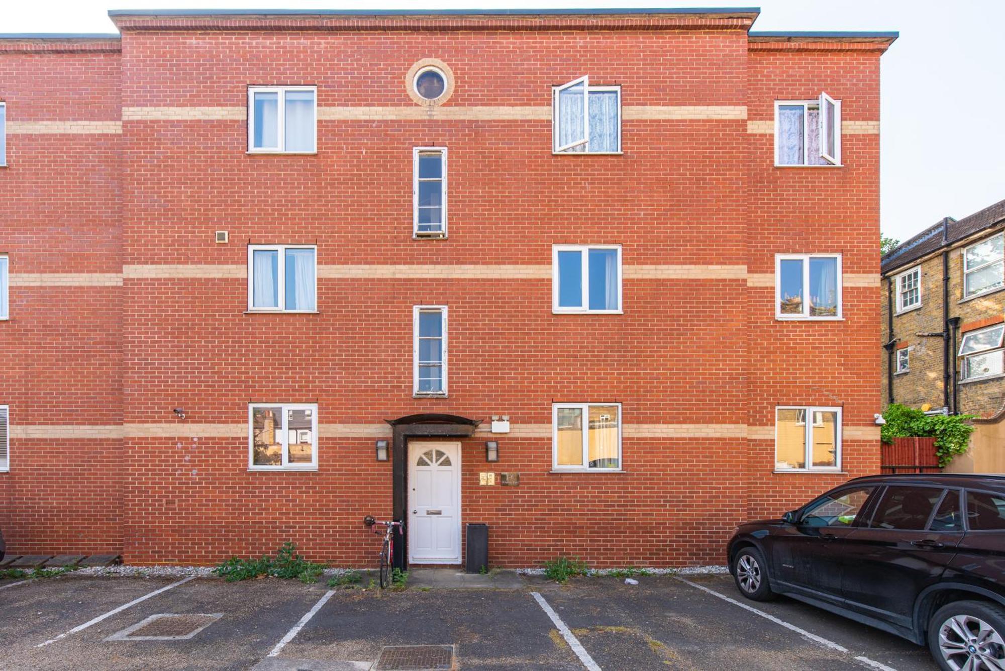 London Stratford - Spacious 2 Bed Flat With Secured Parking & Private Garden Eksteriør billede